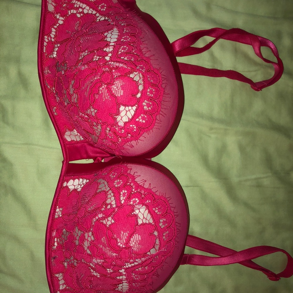 Victoria Secret’s Bombshell Multi-way bra 36C